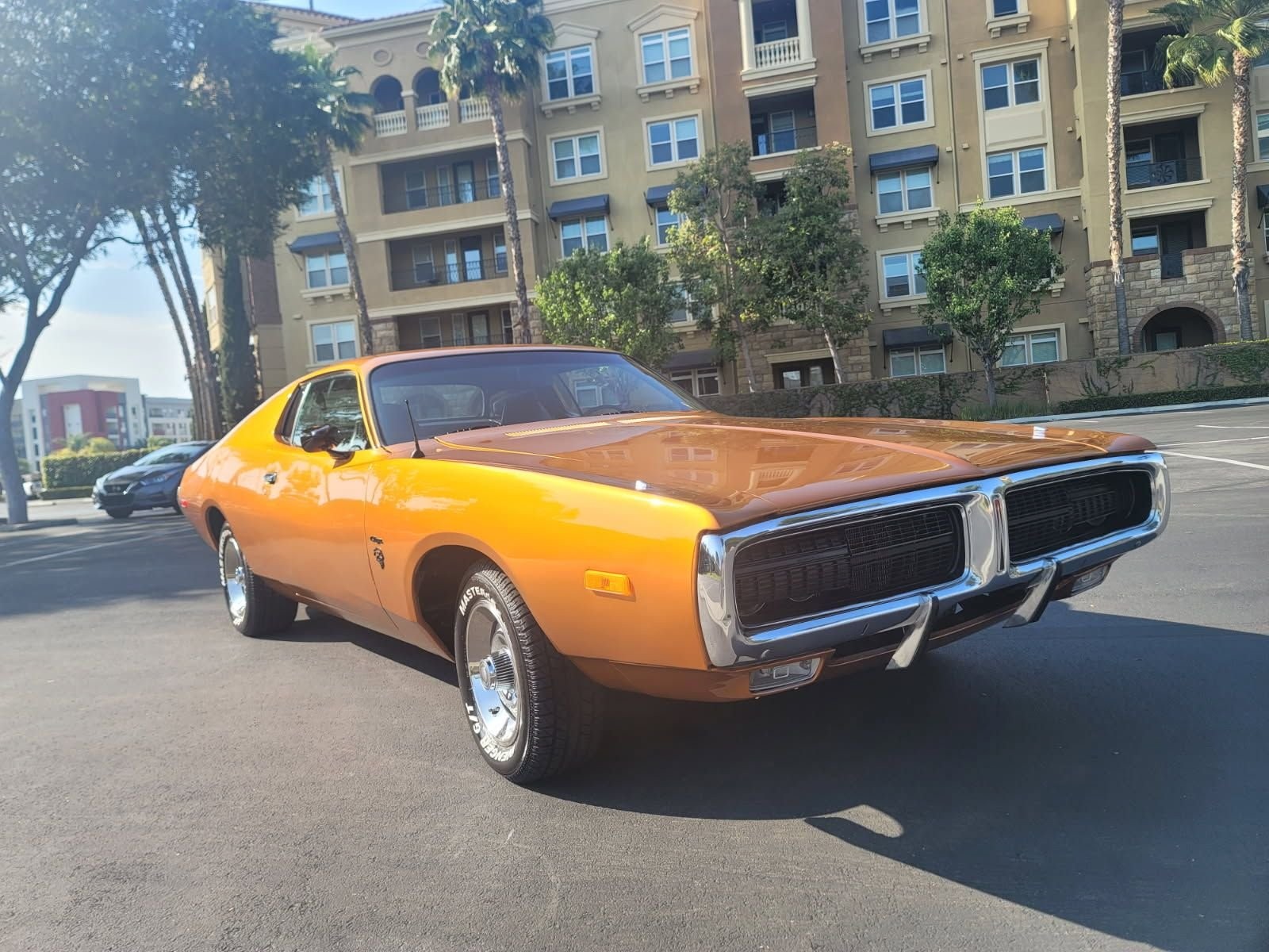 1972 Dodge Charger 383V8, Rebuilt trans, Engine...