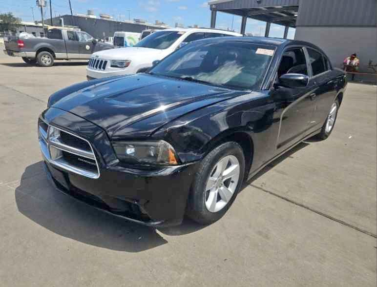 2013 Dodge Charger - SE Sedan 4D