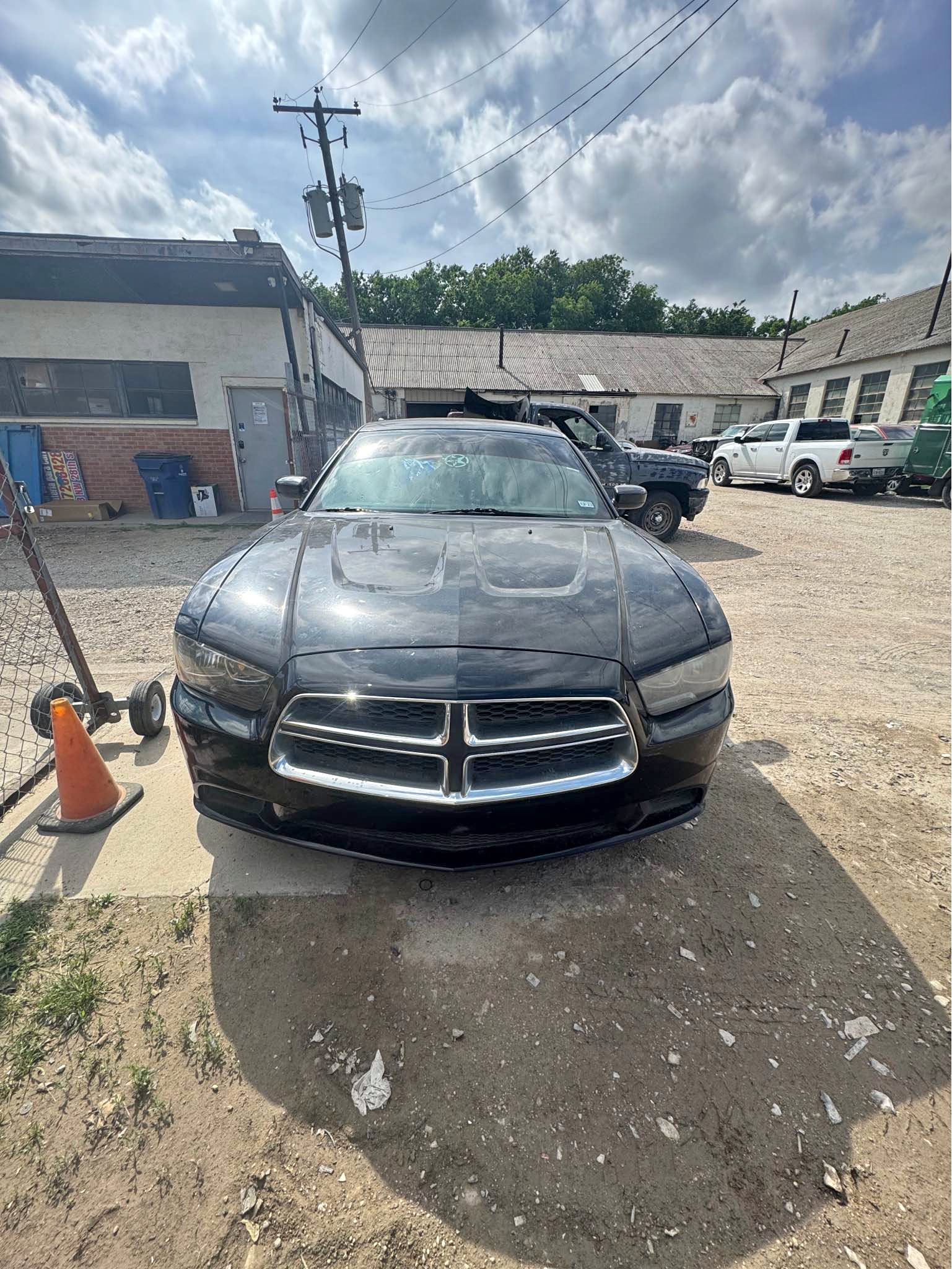 2013 Dodge Charger - SE Sedan 4D