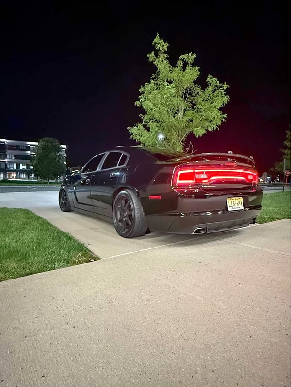 2014 Dodge Charger - R\/T Max Sedan 4D