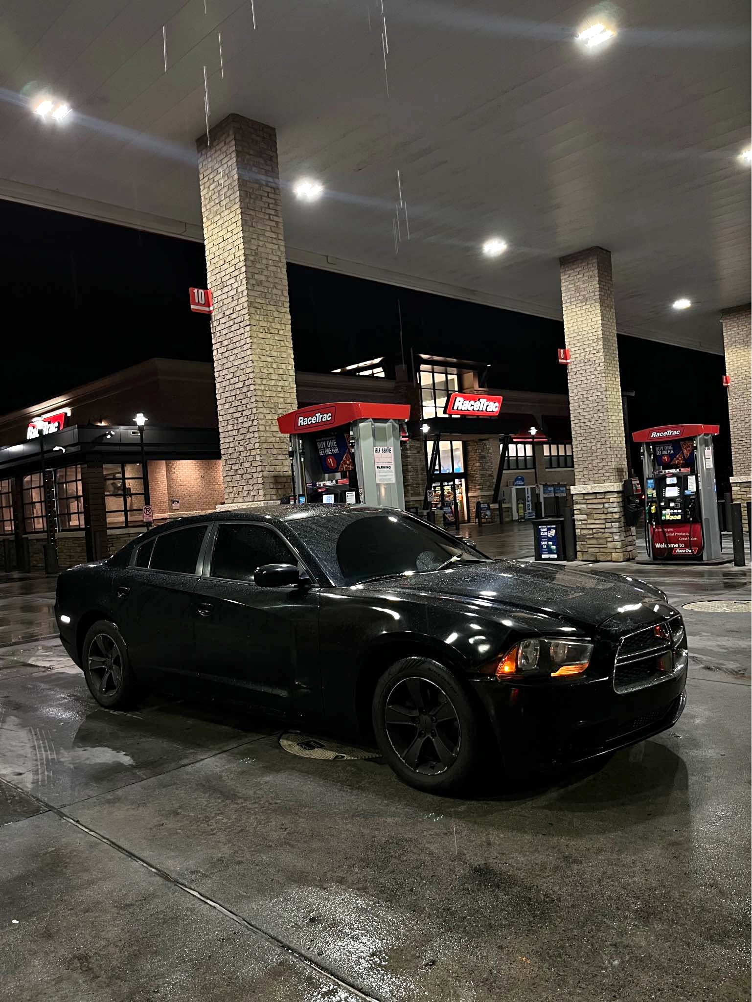 2014 Dodge Charger - SE Sedan 4D