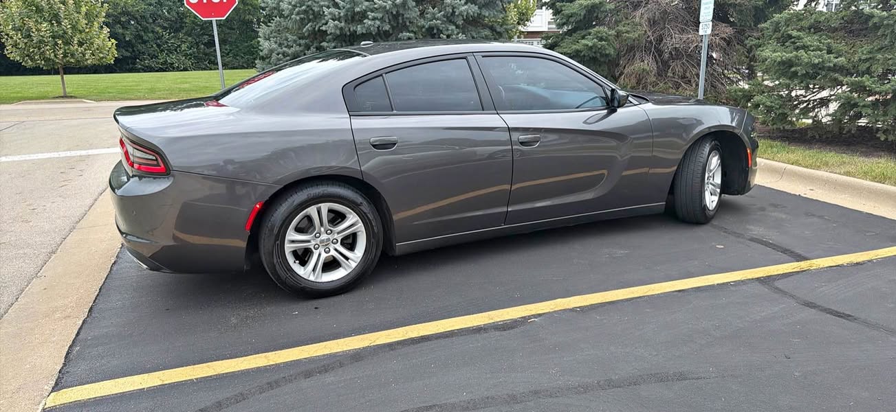 2017 Dodge Charger - SE Sedan 4D
