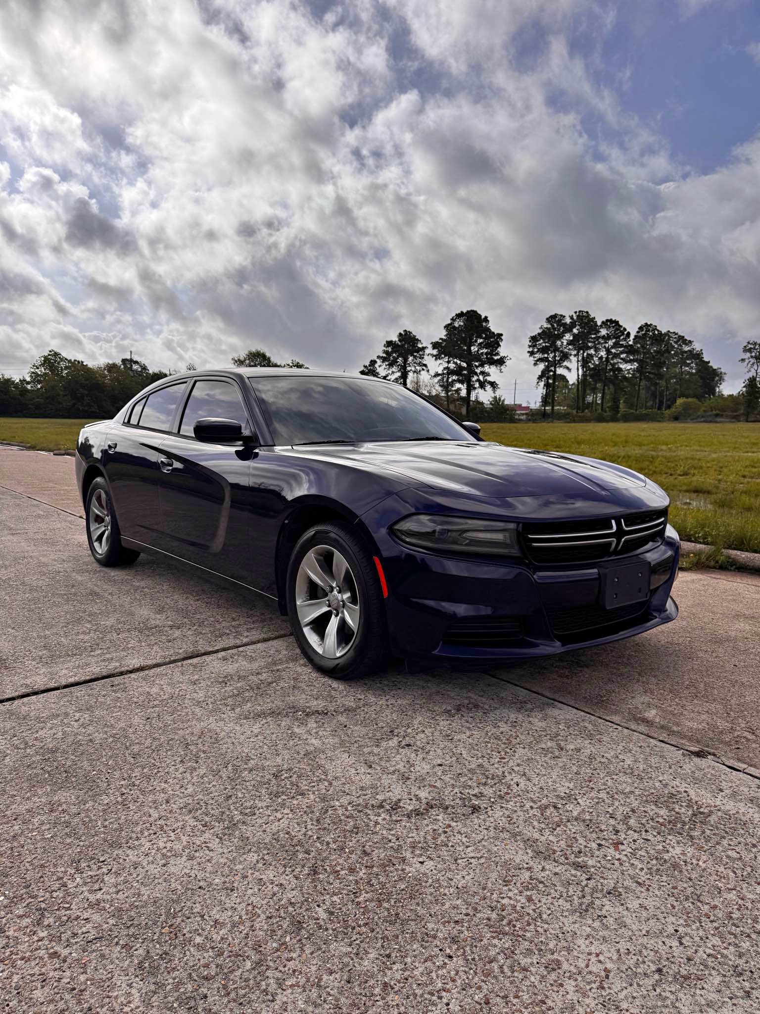 2015 Dodge Charger - SE Sedan 4D