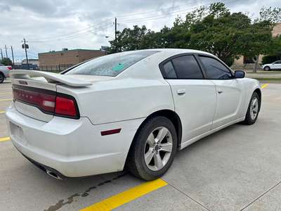 2011 Dodge Charger - SE Sedan 4D