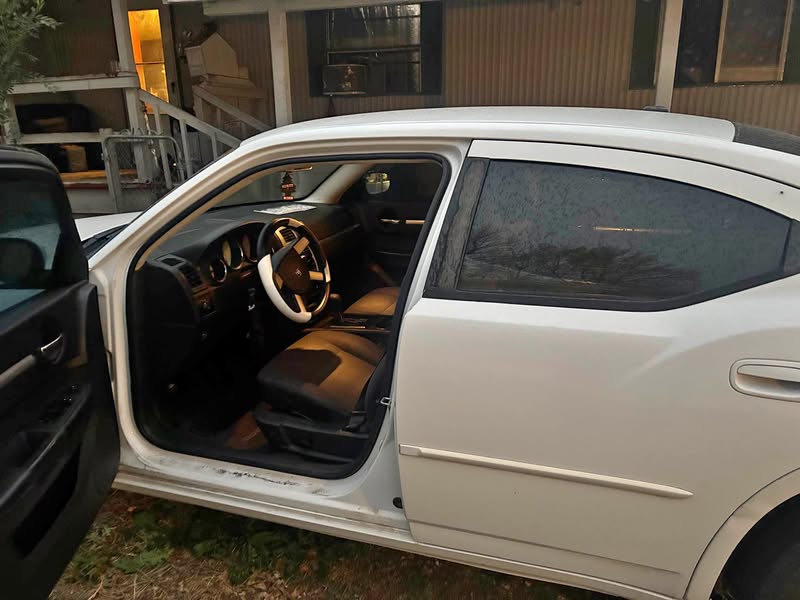 2010 Dodge Charger - SE Sedan 4D