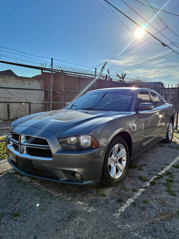 2013 Dodge Charger - SE Sedan 4D
