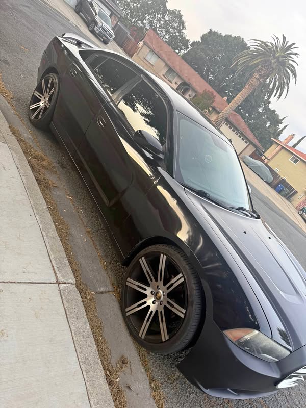2013 Dodge Charger - SE Sedan 4D