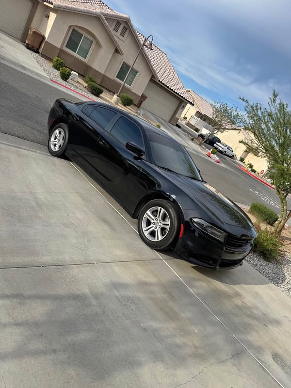 2015 Dodge Charger - SE Sedan 4D