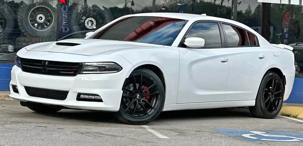 2015 Dodge Charger - SXT Plus Sedan 4D