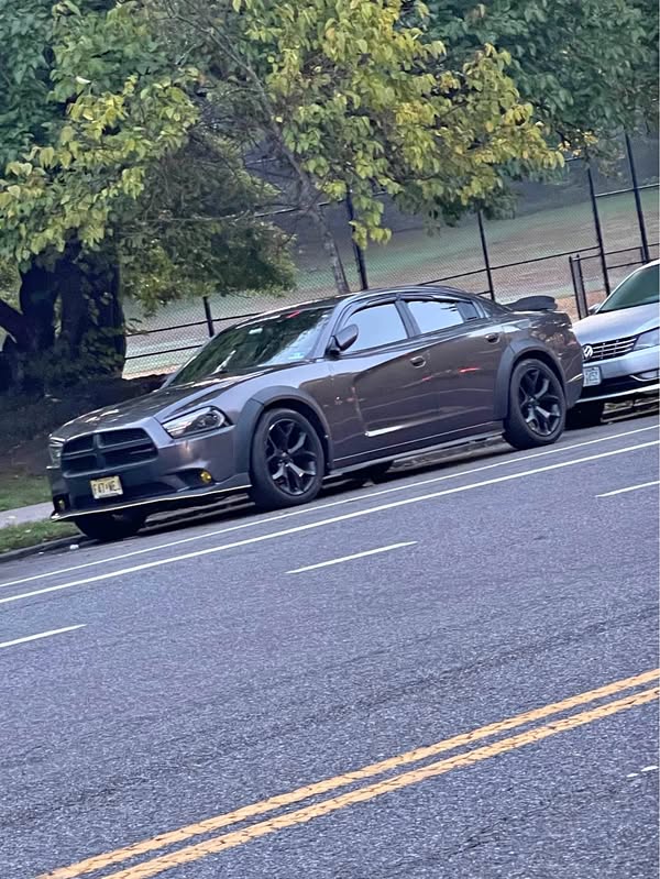 2013 Dodge Charger - SE Sedan 4D