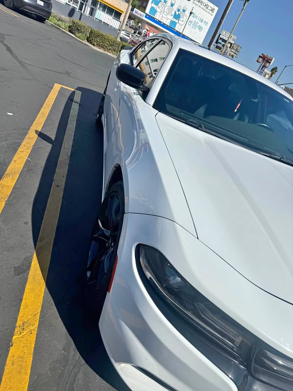 2017 Dodge Charger - SE Sedan 4D