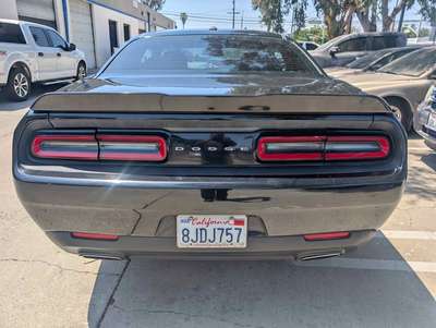 2016 Dodge Charger - SE Sedan 4D