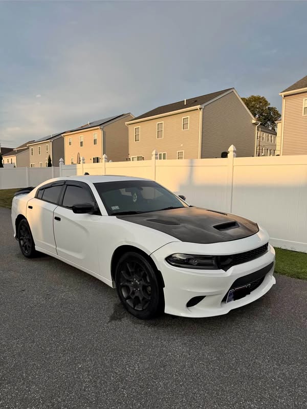 2015 Dodge Charger - SXT Sedan 4D