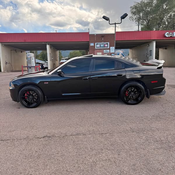 2011 Dodge Charger - R\/T Road\/Track Sedan 4D