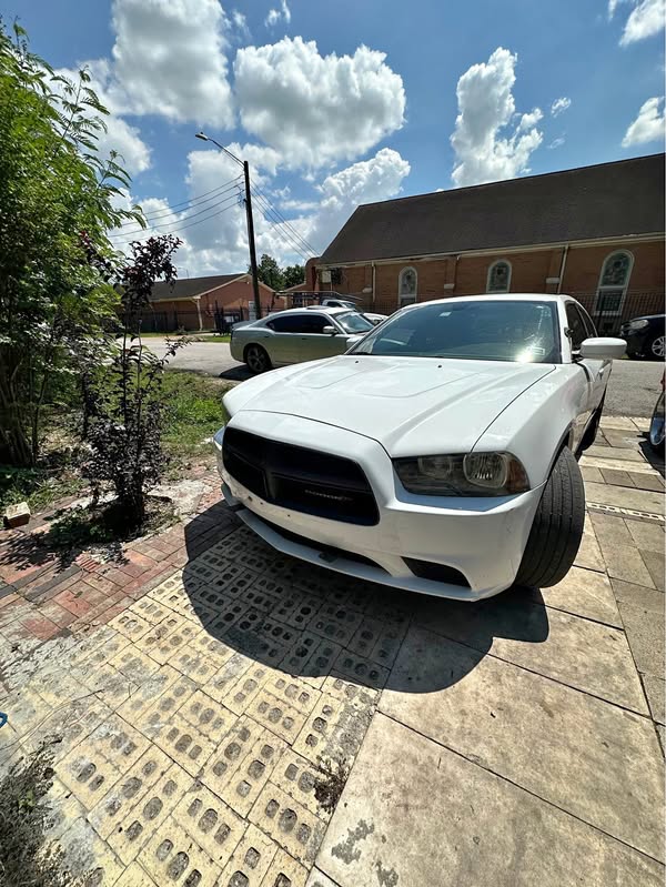 2013 Dodge Charger - R\/T Max Sedan 4D