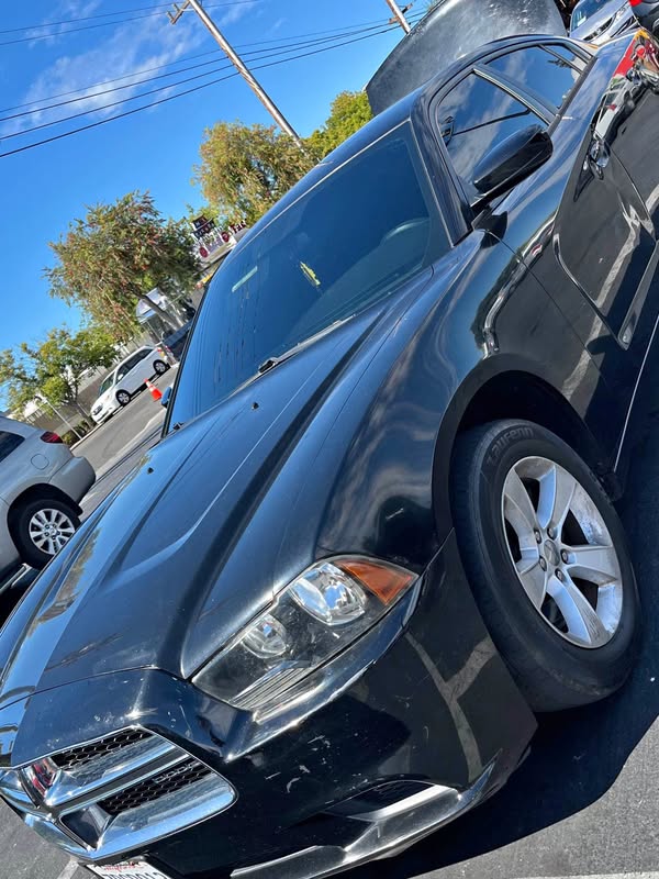2012 Dodge Charger - SE Sedan 4D