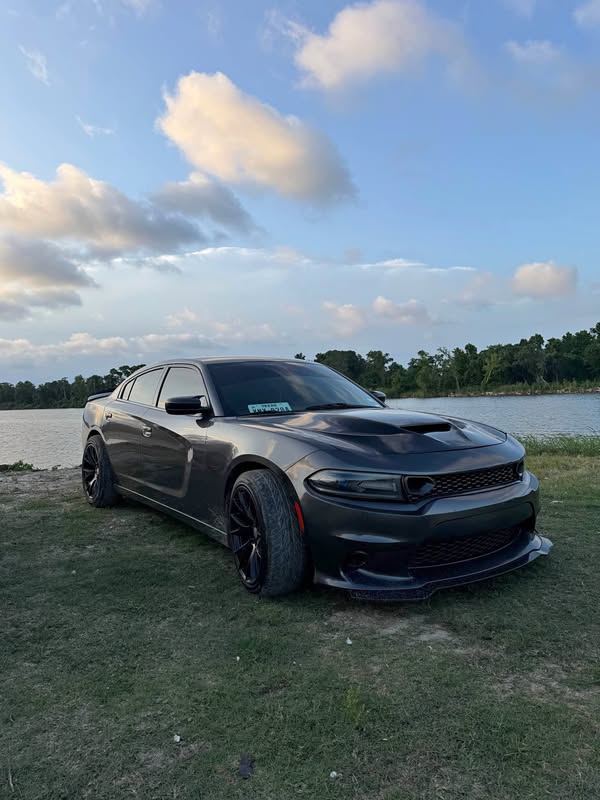 2017 Dodge Charger - R\/t