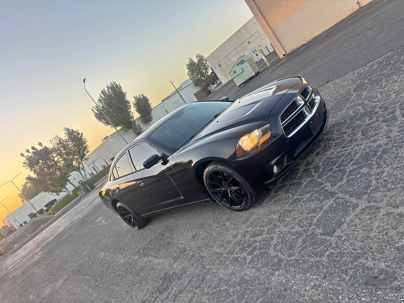 2014 Dodge Charger - R\/T HEMI V8
