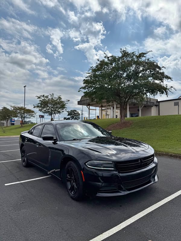 2017 Dodge Charger - SXT Sedan 4D