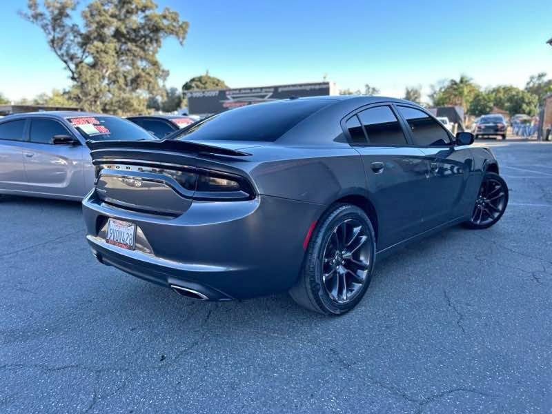 2015 Dodge Charger - SE Sedan 4D