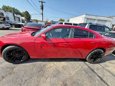 2013 Dodge Charger - SE Sedan 4D