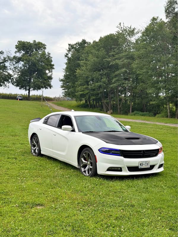 2015 Dodge Charger - SXT Sedan 4D