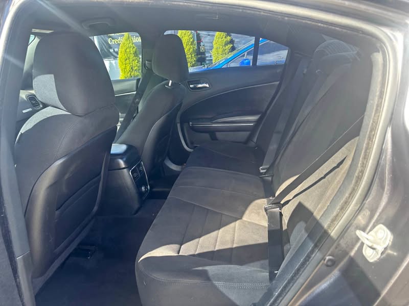 2014 Dodge Charger - SE Sedan 4D
