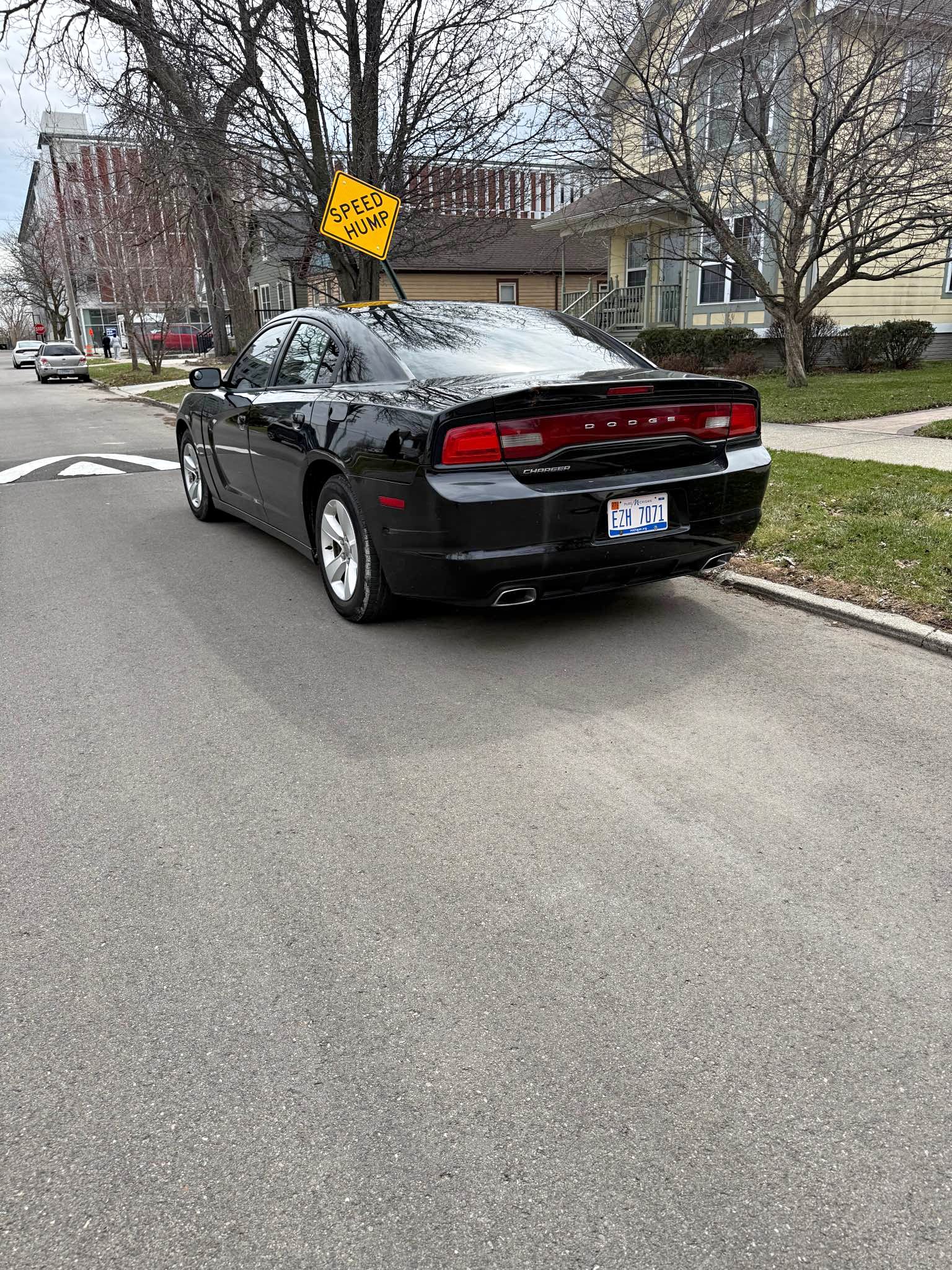 2012 Dodge Charger - SE Sedan 4D