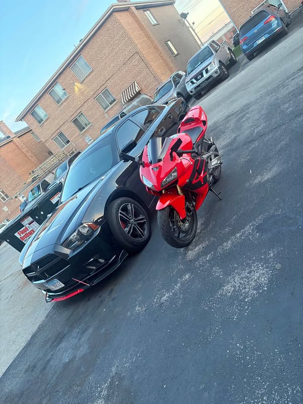 2014 Dodge Charger - SE Sedan 4D