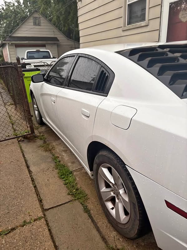 2011 Dodge Charger - SE Sedan 4D