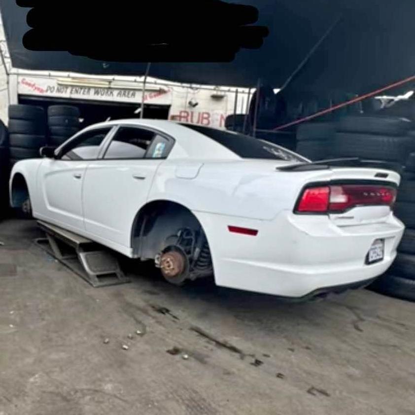 2011 Dodge Charger - SE Sedan 4D