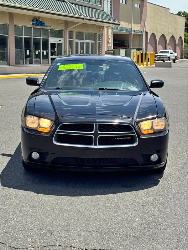 2013 Dodge Charger - SE Sedan 4D