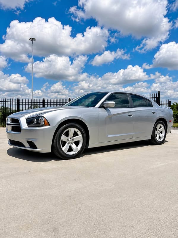 2014 Dodge Charger - SE Sedan 4D