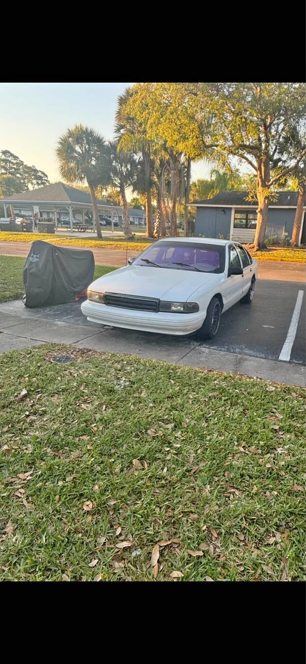 1995 Chevrolet Caprice Classic - Sedan 4D