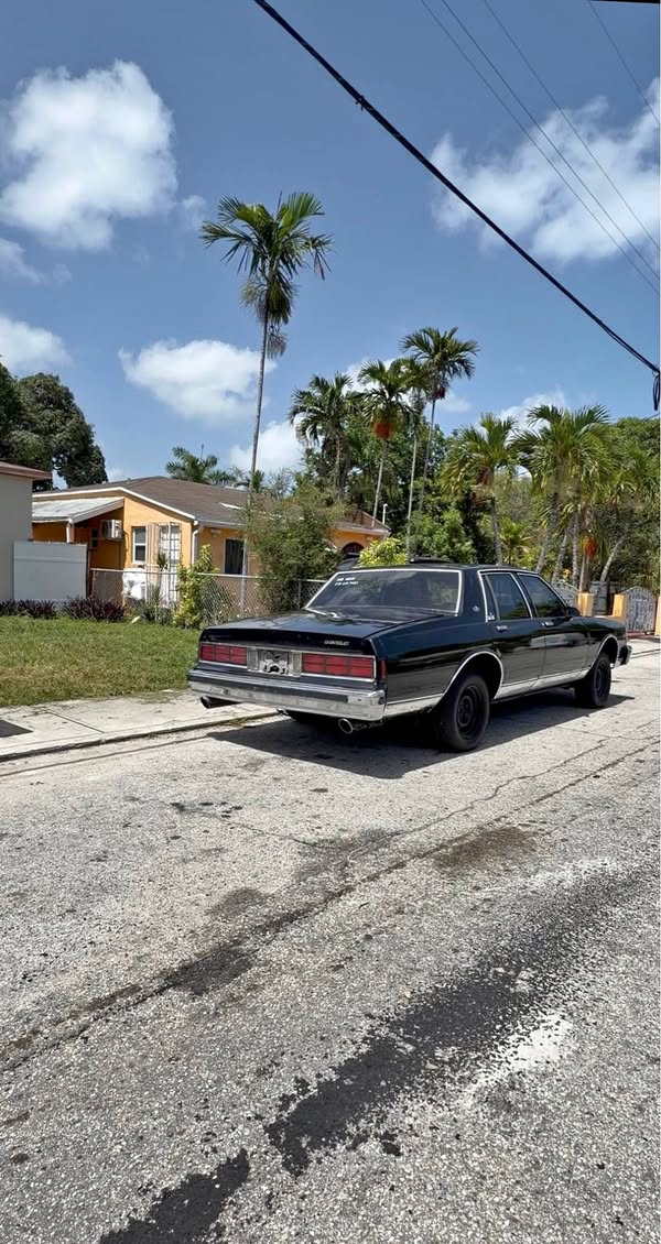 1989 Chevrolet Caprice Classic - Sedan 4D