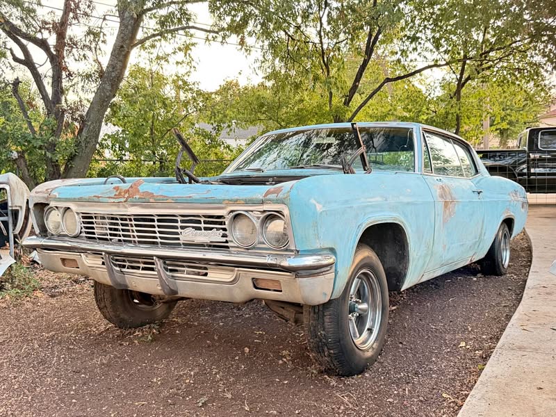 1966 Chevrolet Caprice - 2 door