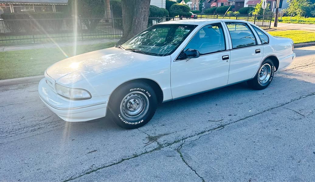 1995 Chevrolet Caprice Classic - Sedan 4D