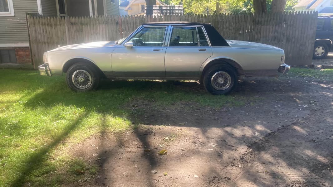 1987 Chevrolet Caprice - Classic Sedan 4D