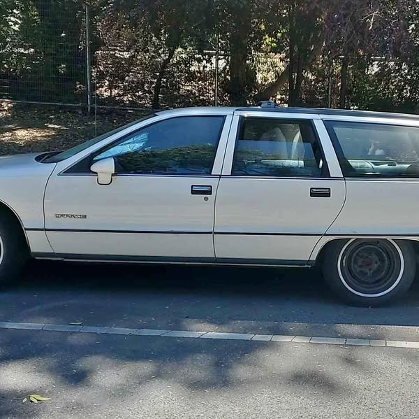 1992 Chevrolet Caprice Classic - Wagon 4D