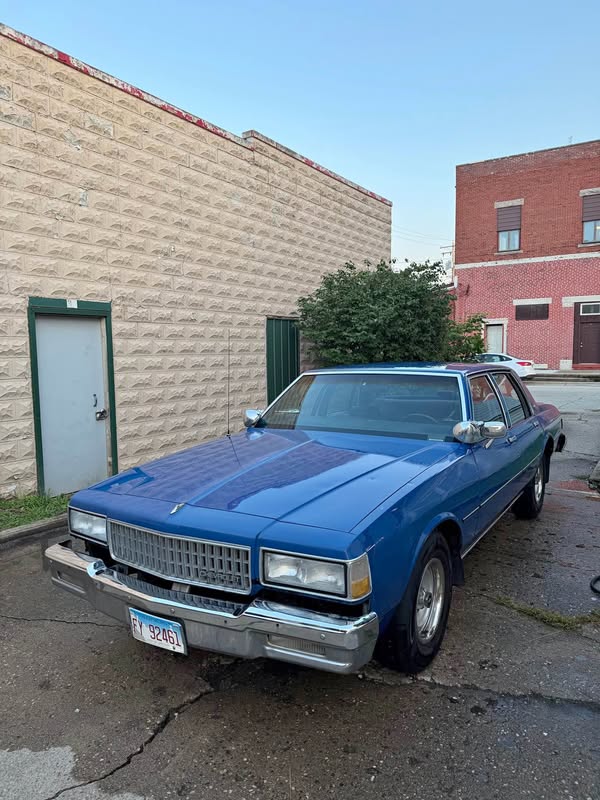 1990 Chevrolet Caprice - Sedan 4D