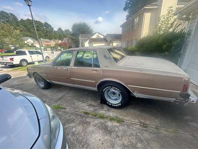 1982 Chevrolet Caprice Classic - Sedan 4D