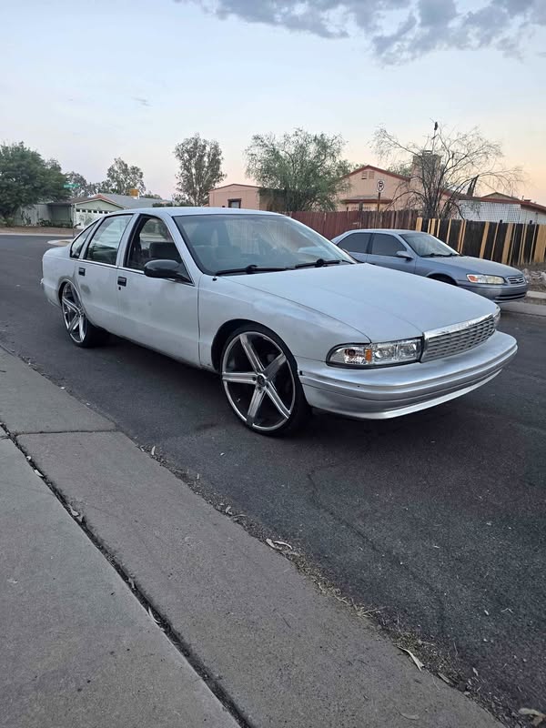 1995 Chevrolet Caprice Classic - Sedan 4D