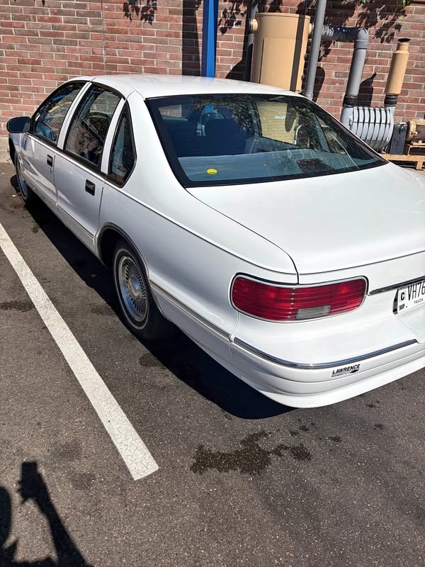 1996 Chevrolet Caprice Classic - Sedan 4D