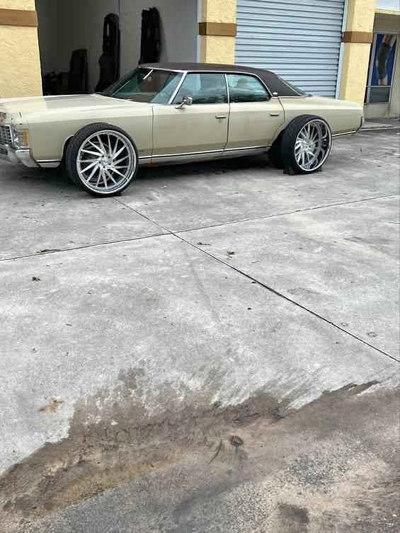 1971 Chevrolet Caprice - Classic Sedan 4D