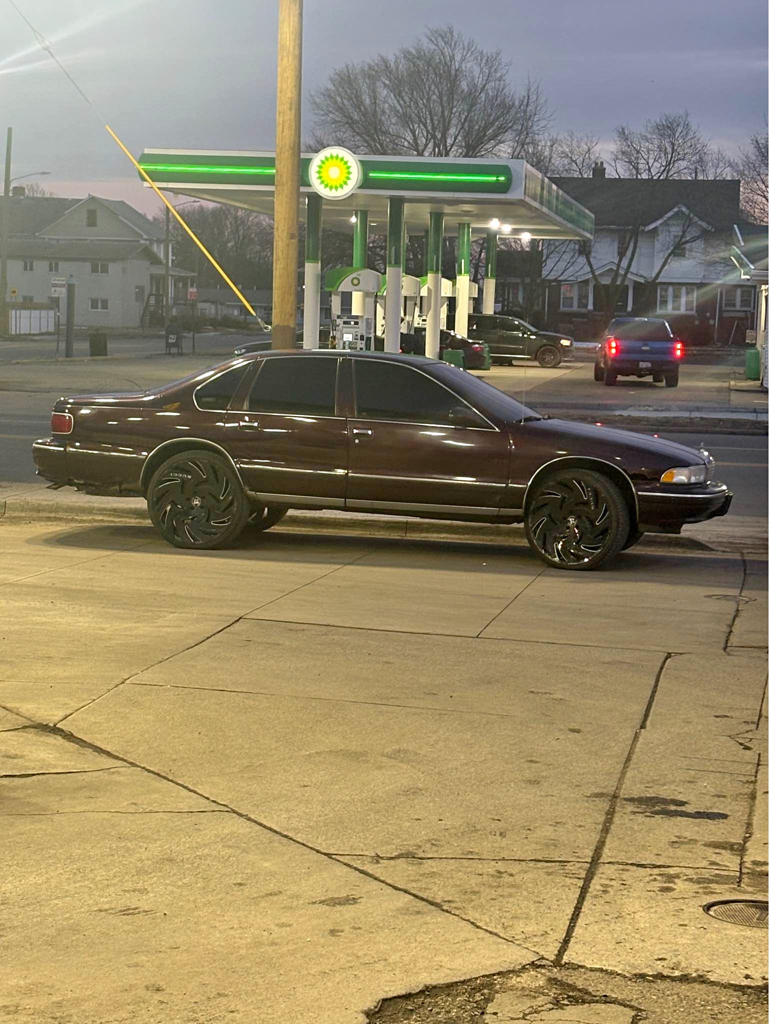 1995 Chevrolet Caprice Classic - LS Sedan 4D