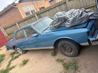 1989 Chevrolet Caprice - Classic Sedan 4D