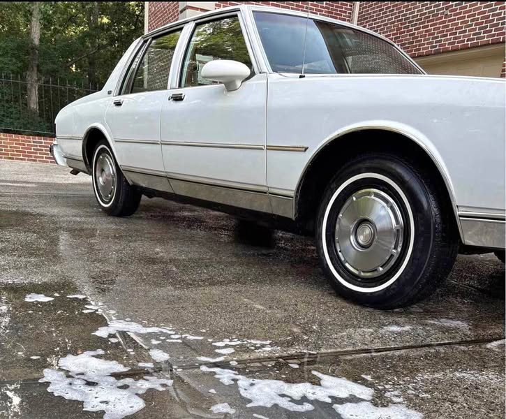 1988 Chevrolet Caprice Classic - Sedan 4D