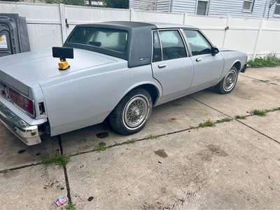 1989 Chevrolet Caprice Classic LS Sedan 4D