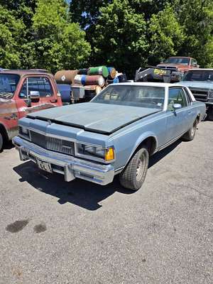 1977 Chevrolet Caprice Classic - 2 Door