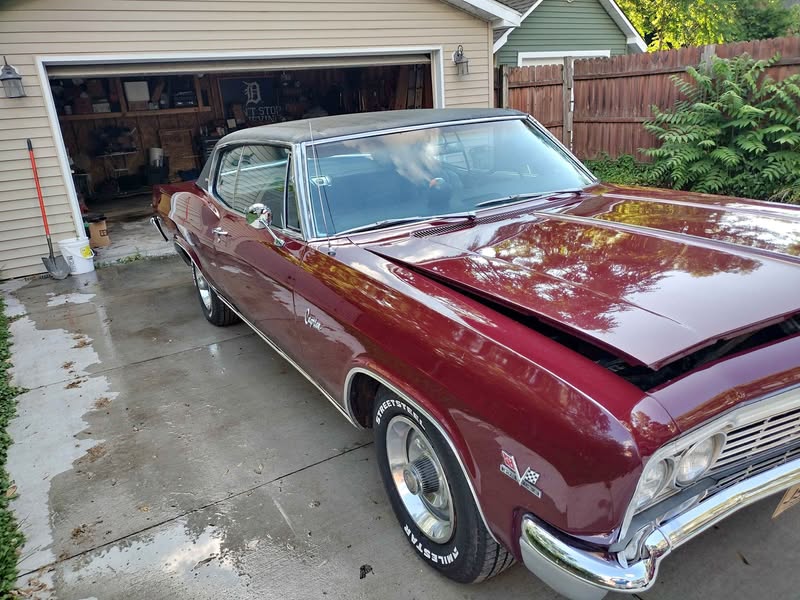 1966 Chevrolet Caprice Classic - 2 door HT